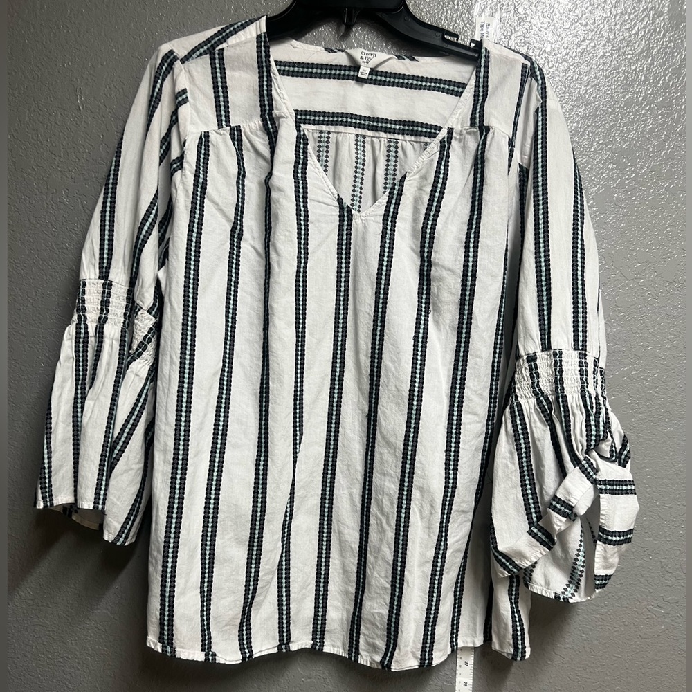 Crown & Ivy Preowned Women Blouse, square collar